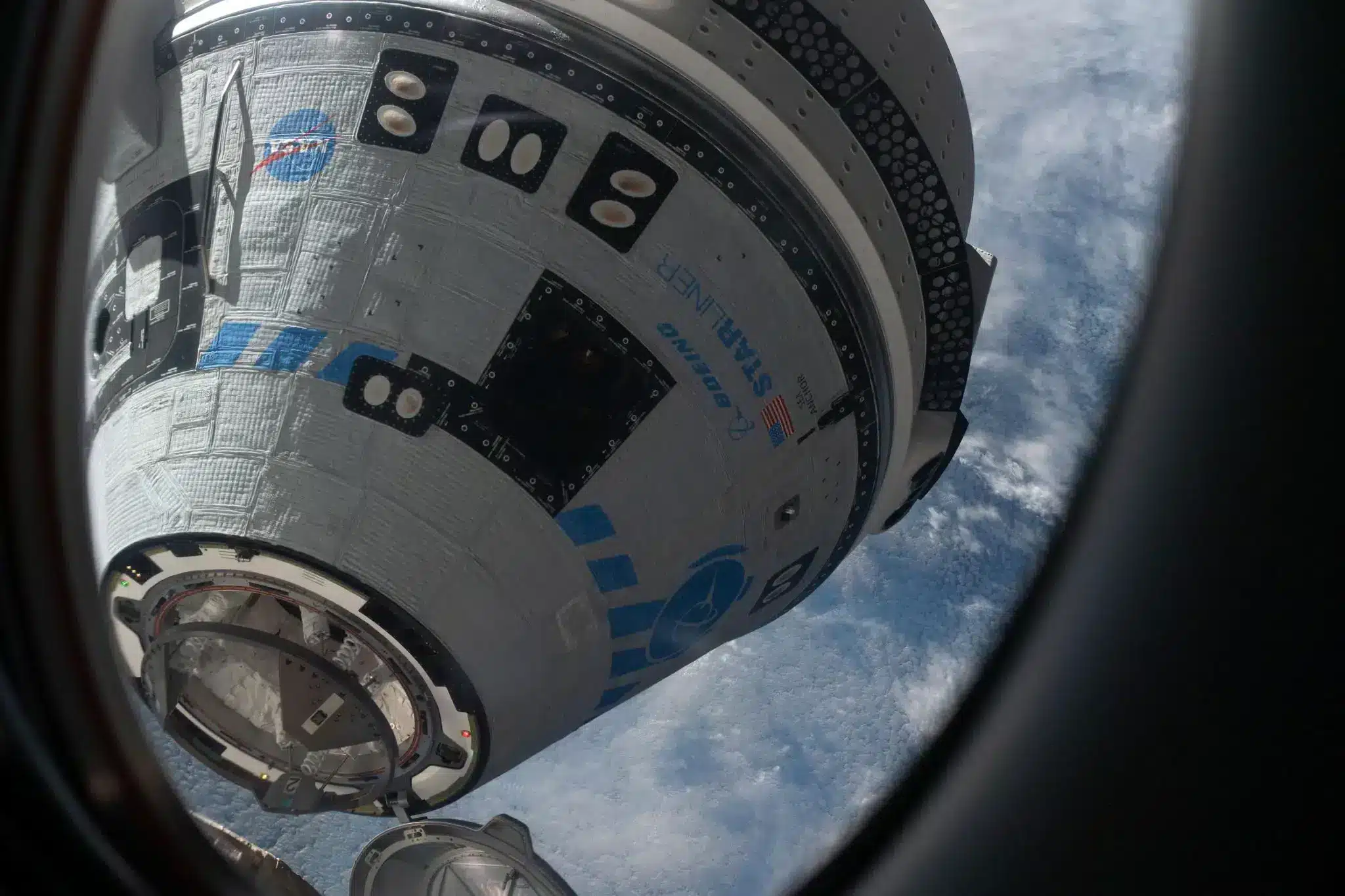 Boeing Starliner docking with ISS